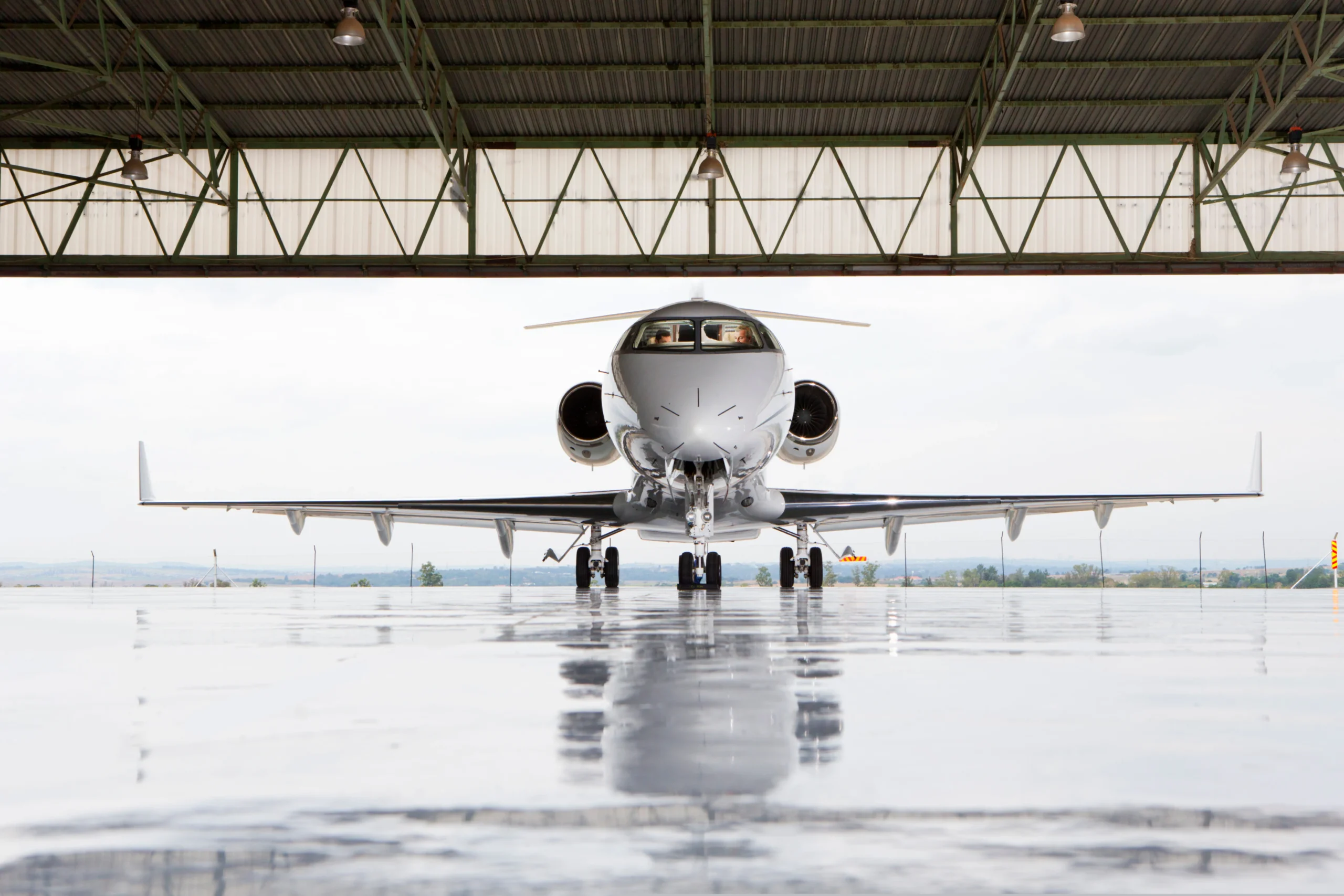 HANGAR PNG shutterstock_1586688892_result
